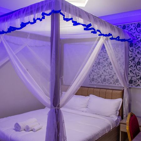 Equine Hotel ルイル エクステリア 写真