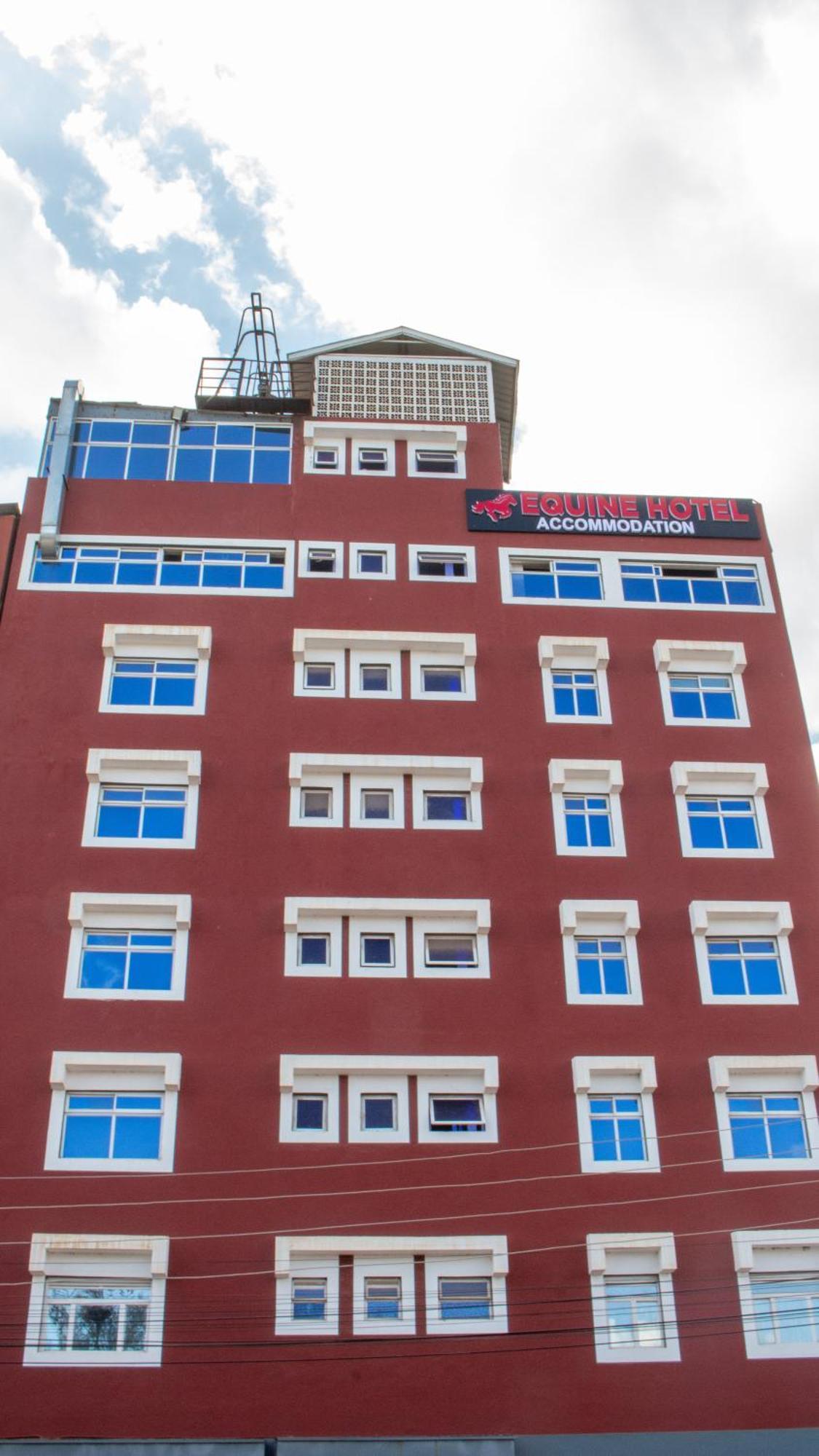 Equine Hotel ルイル エクステリア 写真